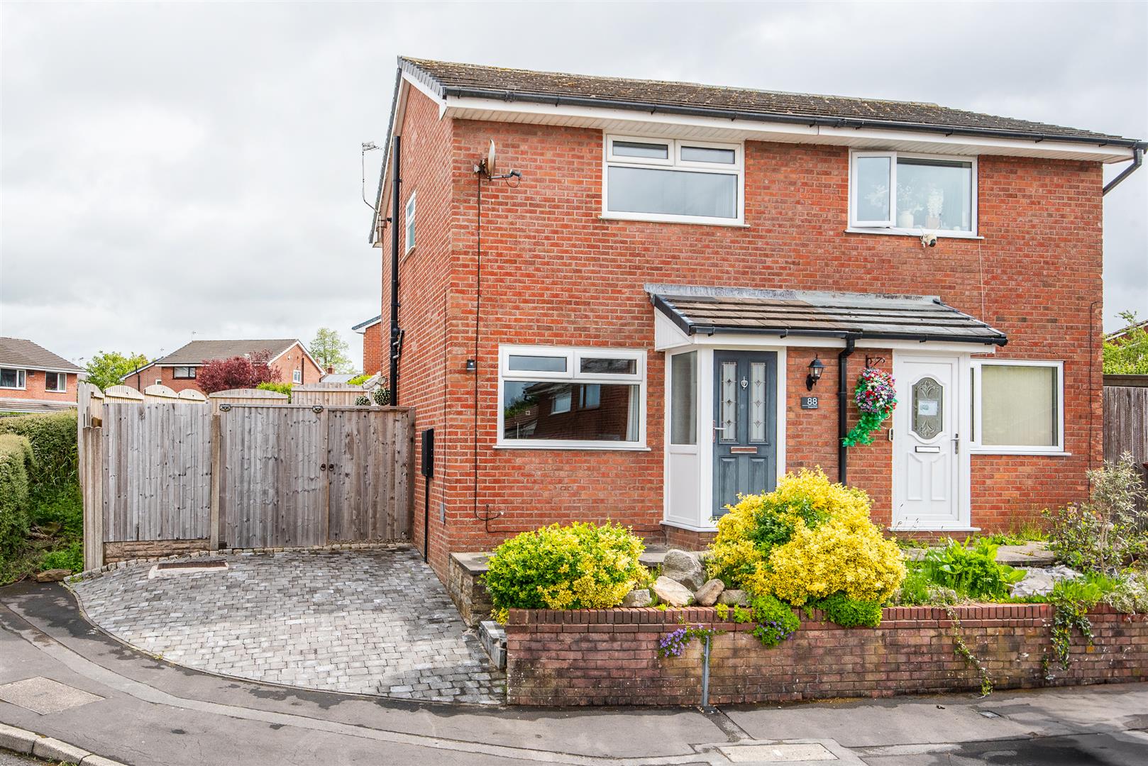 2 bed property in Draperfield, Chorley